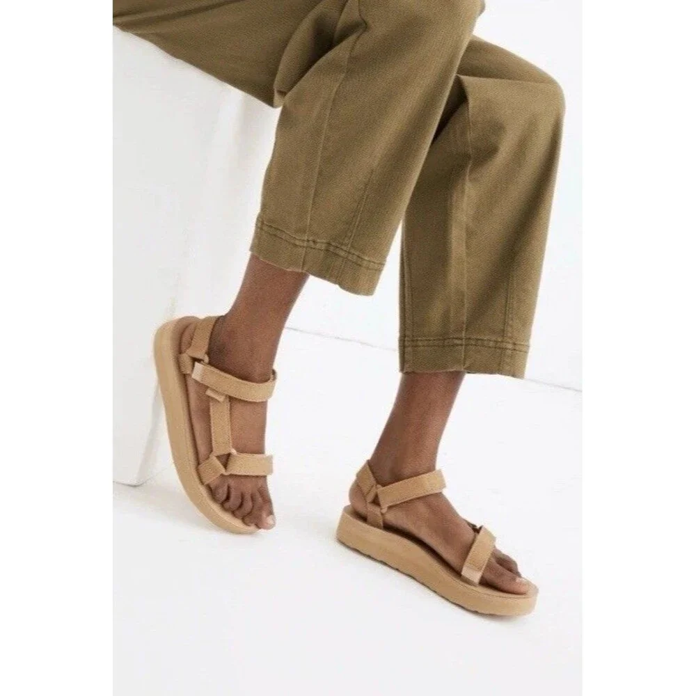 NIB TEVA Leather Midform Universal Sandals 10 Desert Sand - Picture 1 of 6